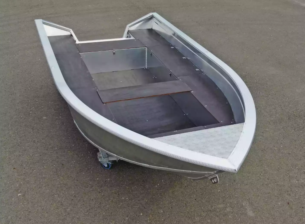 Алюминиевая лодка  Неман-420 в Златоусте