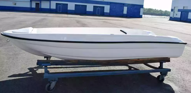 Стеклопластиковая лодка Пингвин (тримаран) в Златоусте