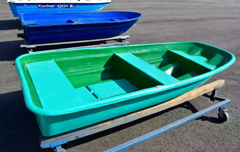 Стеклопластиковая лодка Старт (тримаран) в Златоусте