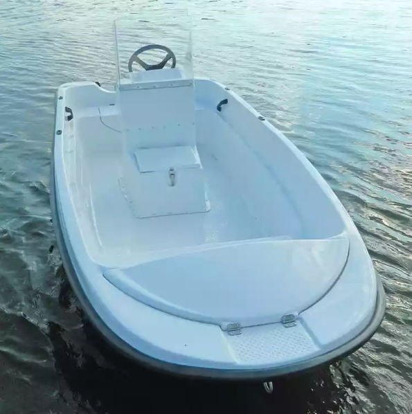 Стеклопластиковая лодка Пингвин с консолью (тримаран) в Златоусте