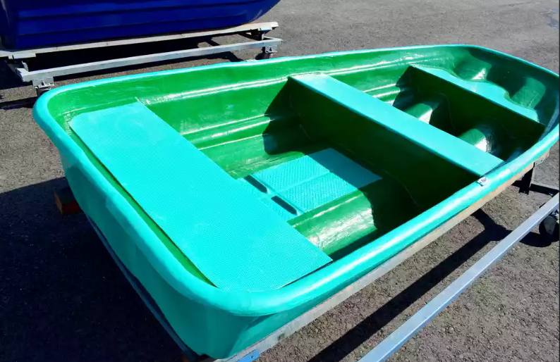 Стеклопластиковая лодка Старт (тримаран) в Златоусте