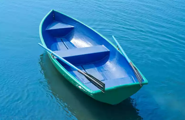Стеклопластиковая лодка Дельфин в Златоусте