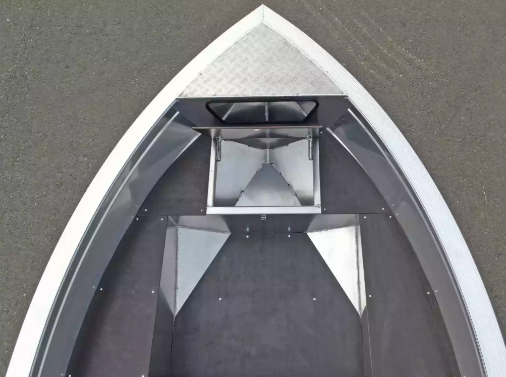 Алюминиевая лодка  Неман-420 в Златоусте