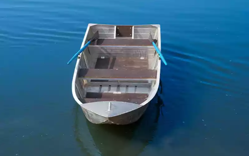 Алюминиевая лодка Вятка-Профи 37 в Златоусте