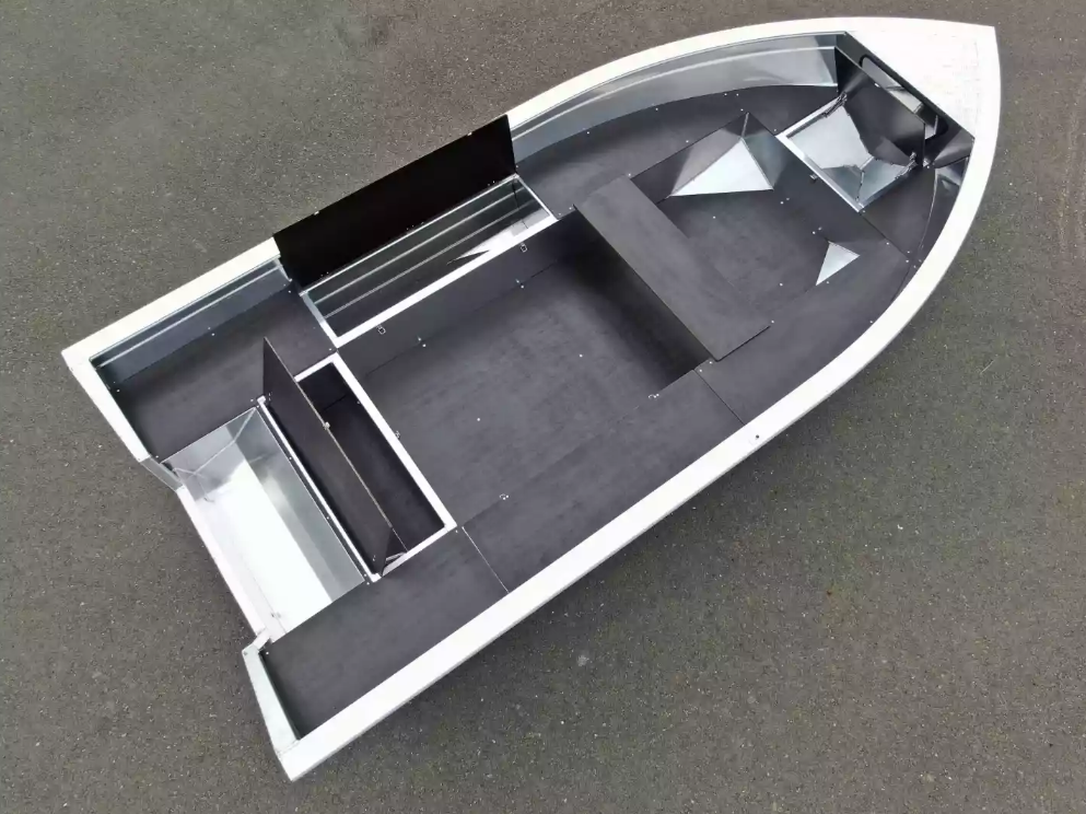 Алюминиевая лодка  Неман-420 в Златоусте