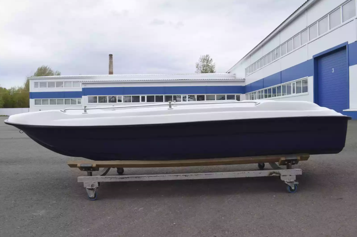 Стеклопластиковая лодка Пингвин New (тримаран) в Златоусте
