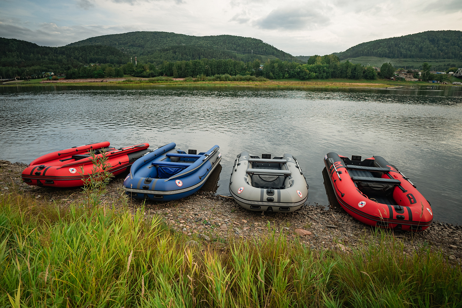 Лодка MISHIMO RIVER FJET PRO 430  под водомет в Златоусте