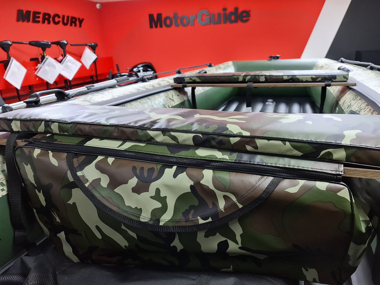 КОМПЛЕКТ МЯГКИХ НАКЛАДОК С СУМКОЙ ДЛЯ ЛОДОК 80Х20 КАМУФЛЯЖ в Златоусте